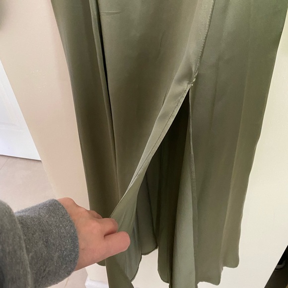 Reformation Maryanne Dress in Artichoke - Picture 5 of 6